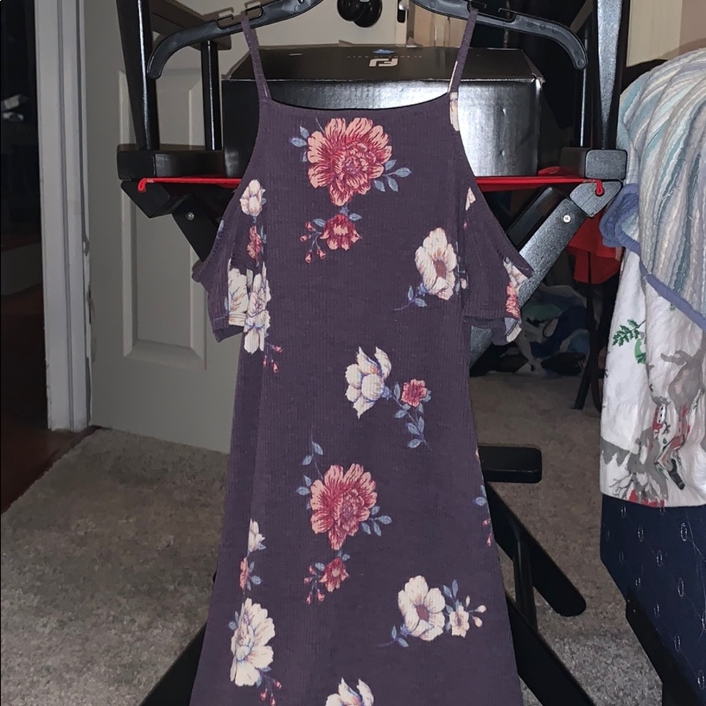 Purple and flowery dress (off shoulder)